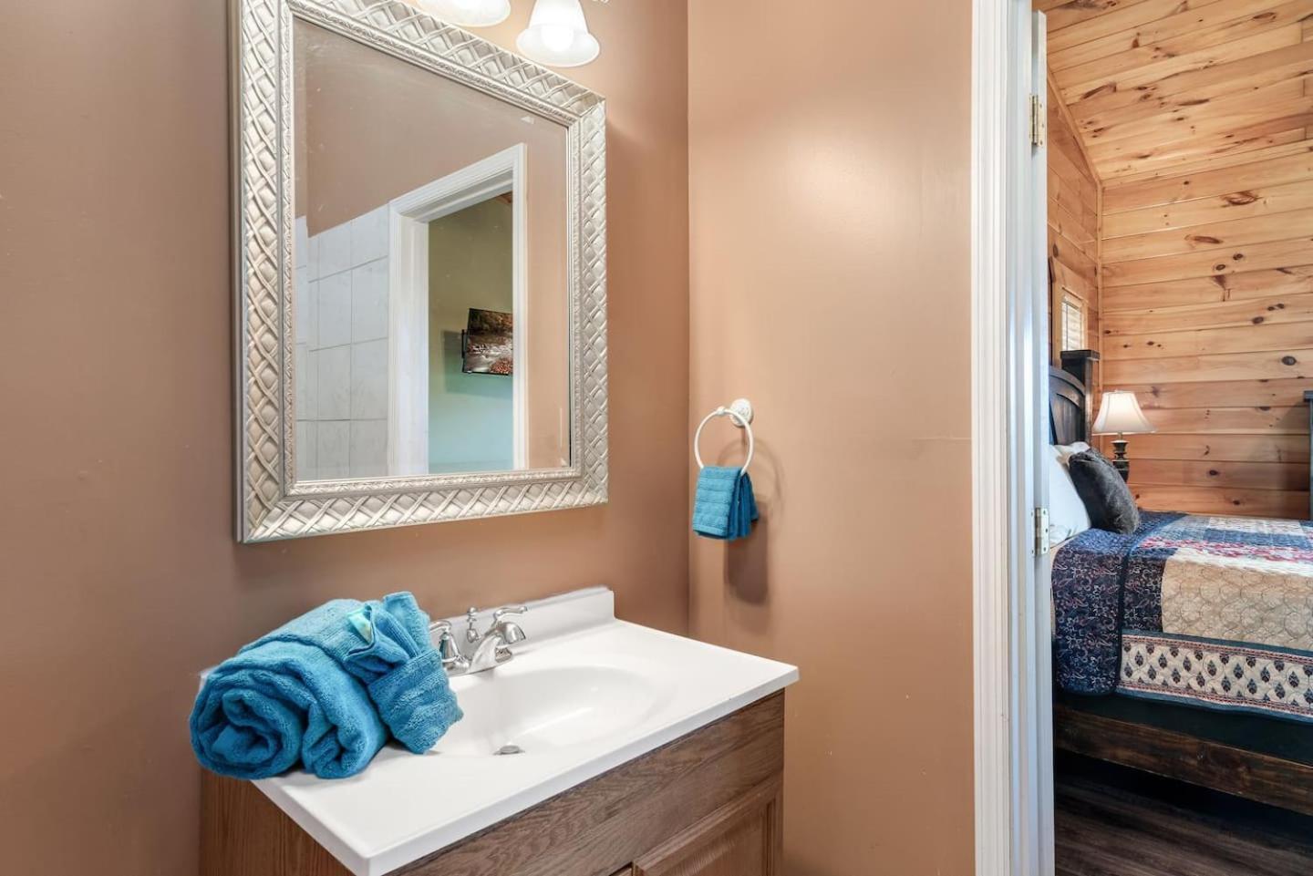 Top Mtn Views, Hottub, Games, 4 Suites, Pets Sevierville Exterior foto